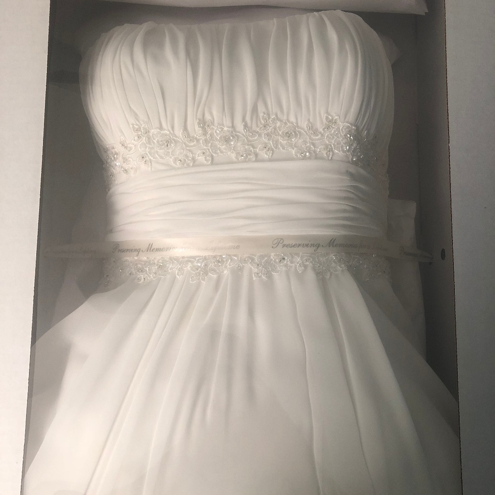Sz10 Wedding Gown: A-Line, Pockets, Embellishments - Picture 1 of 8